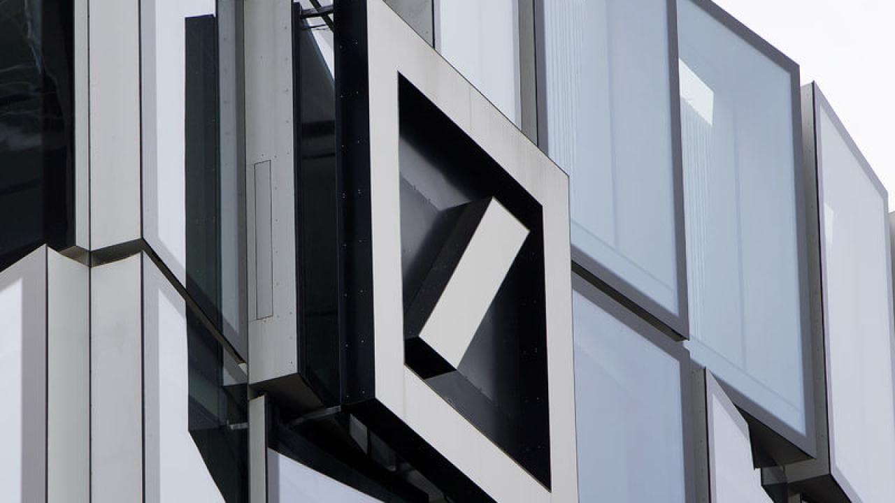 Deutsche Bank'a kara para aklamayı önlemesi için ek süre