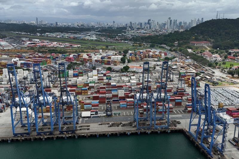 China detaining Panama-flagged ships amid battle over port control, FMC says