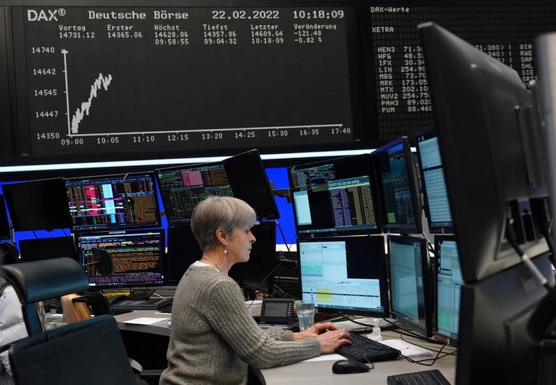 European futures point to lower open on Mideast worries; ECB, BoE in focus