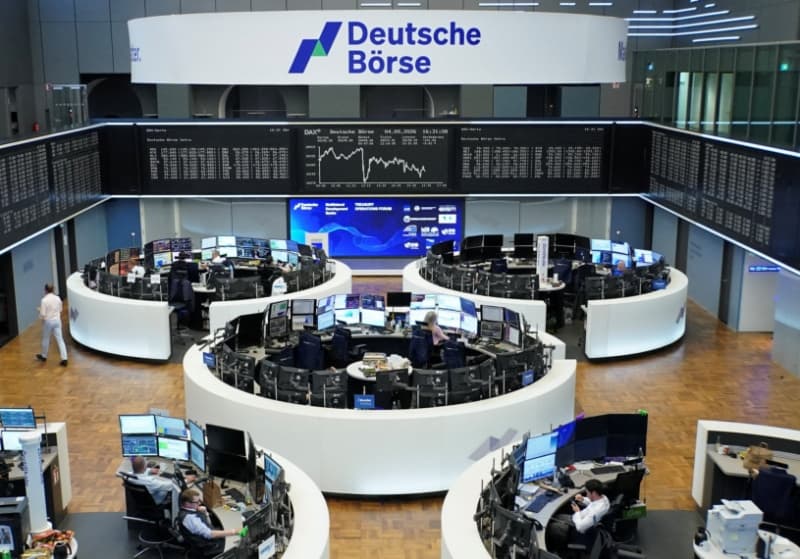 European shares slip as inflation worries keep investors on edge