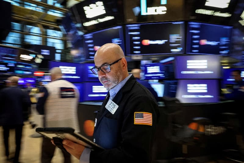 Wall St drop at open as yields jump on inflation worries