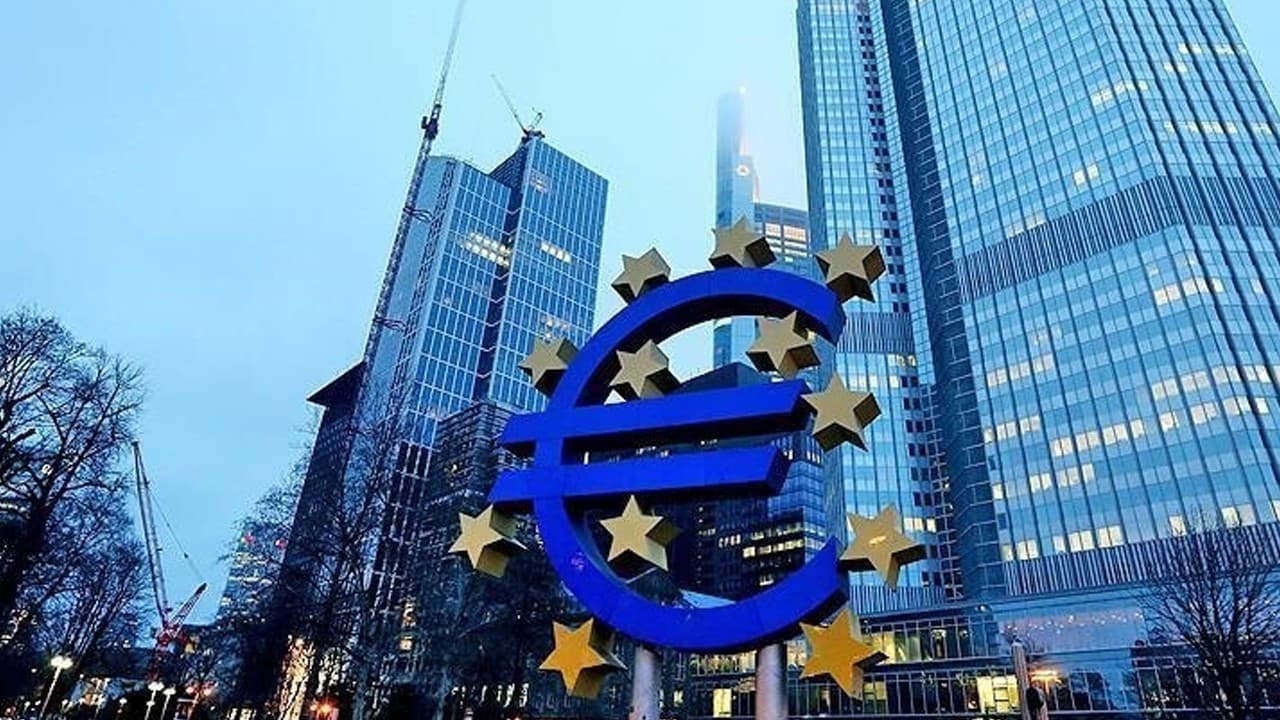 ECB faizi artıracak mı? Ekonomistler uyardı: 2011'in hatası tekrarlanıyor