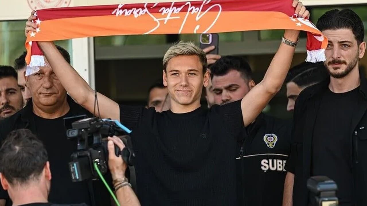 Galatasaray, Aleksey Batrakov'un transferini TFF'ye bildirdi