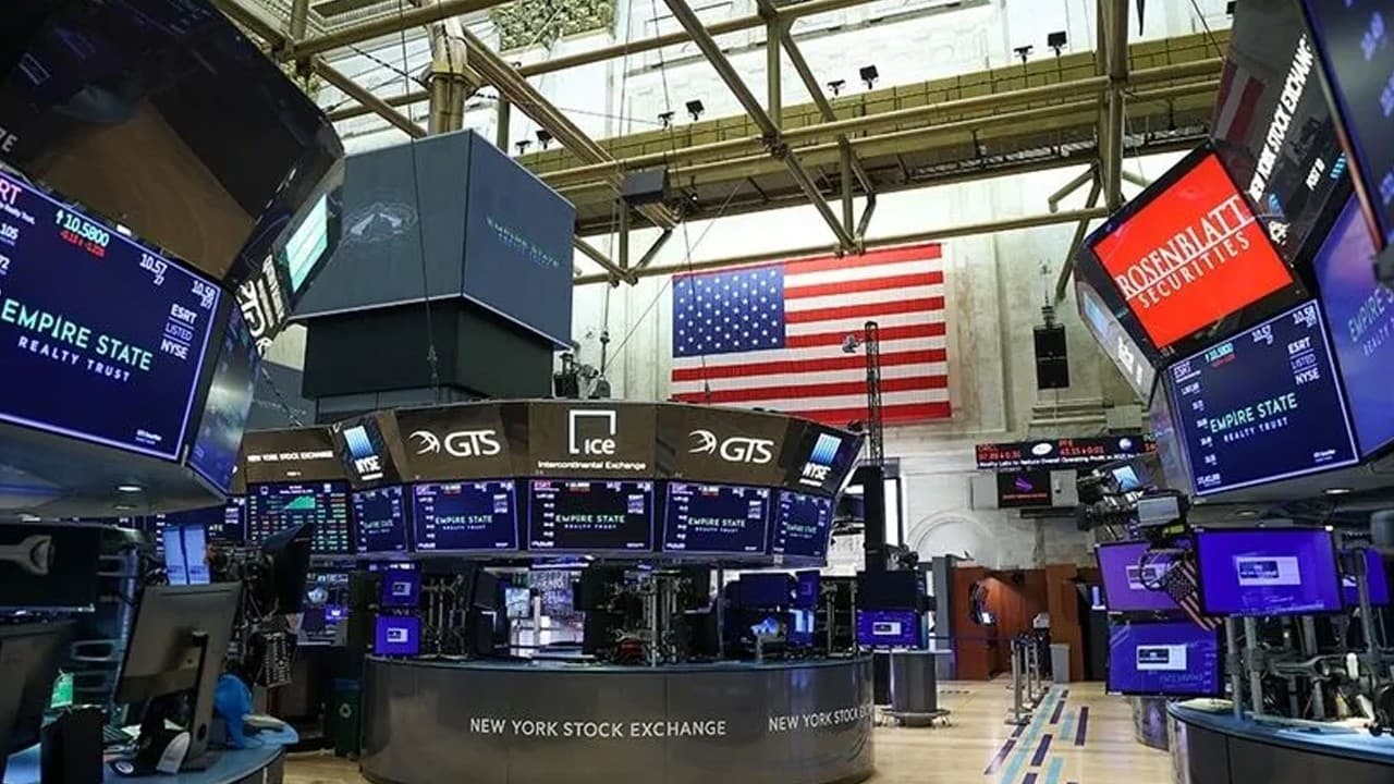 New York borsası karışık seyirle açıldı