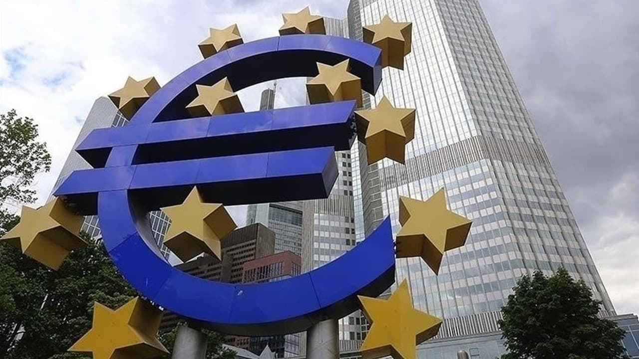 ECB'den faiz artışı: 25 baz puan yükseltti