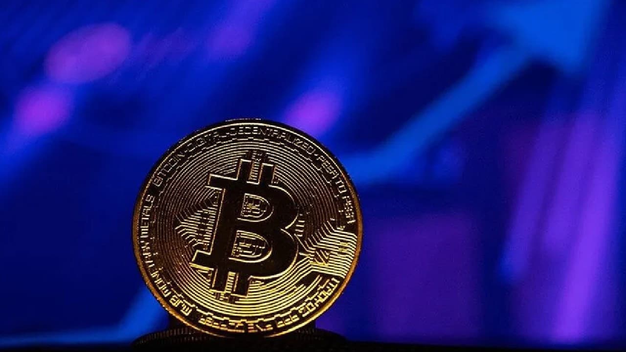 Bitcoin aylar sonra atağa kalktı: Bir dakikada 700 milyon dolarlık alım