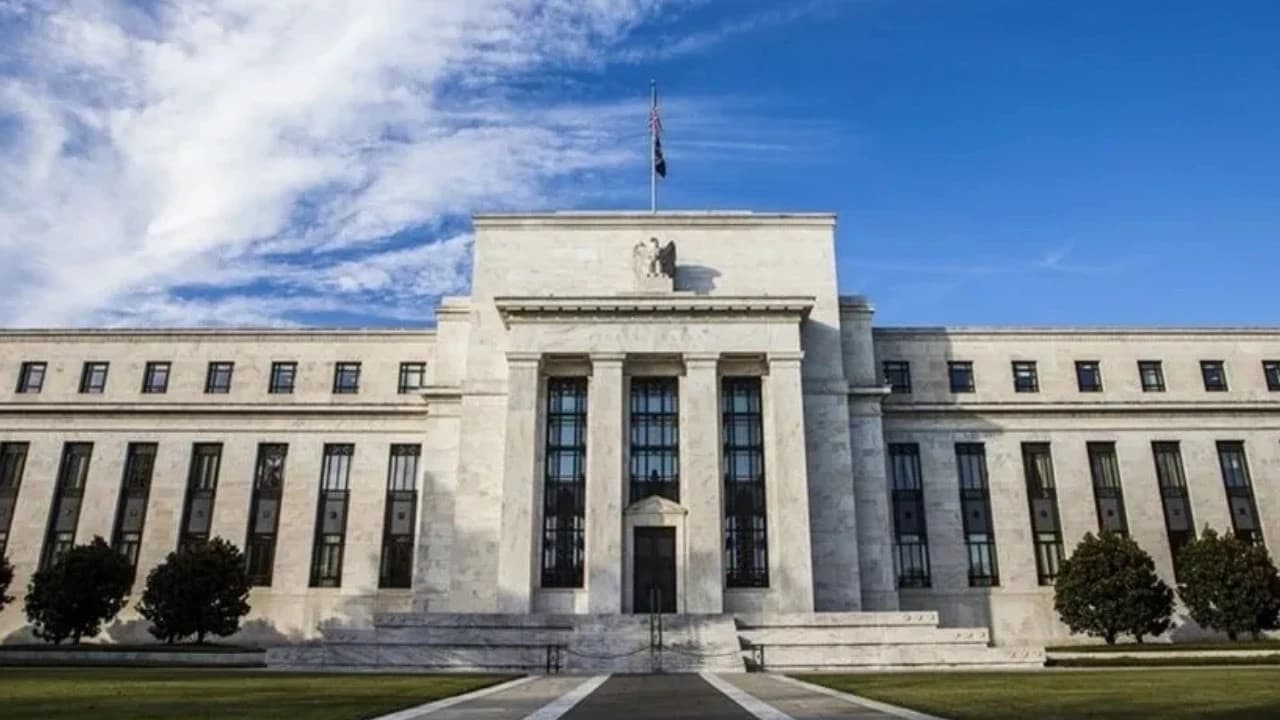 Bessent’in hamlesi dengeleri değiştirdi: Fed’in faiz hesabı karıştı