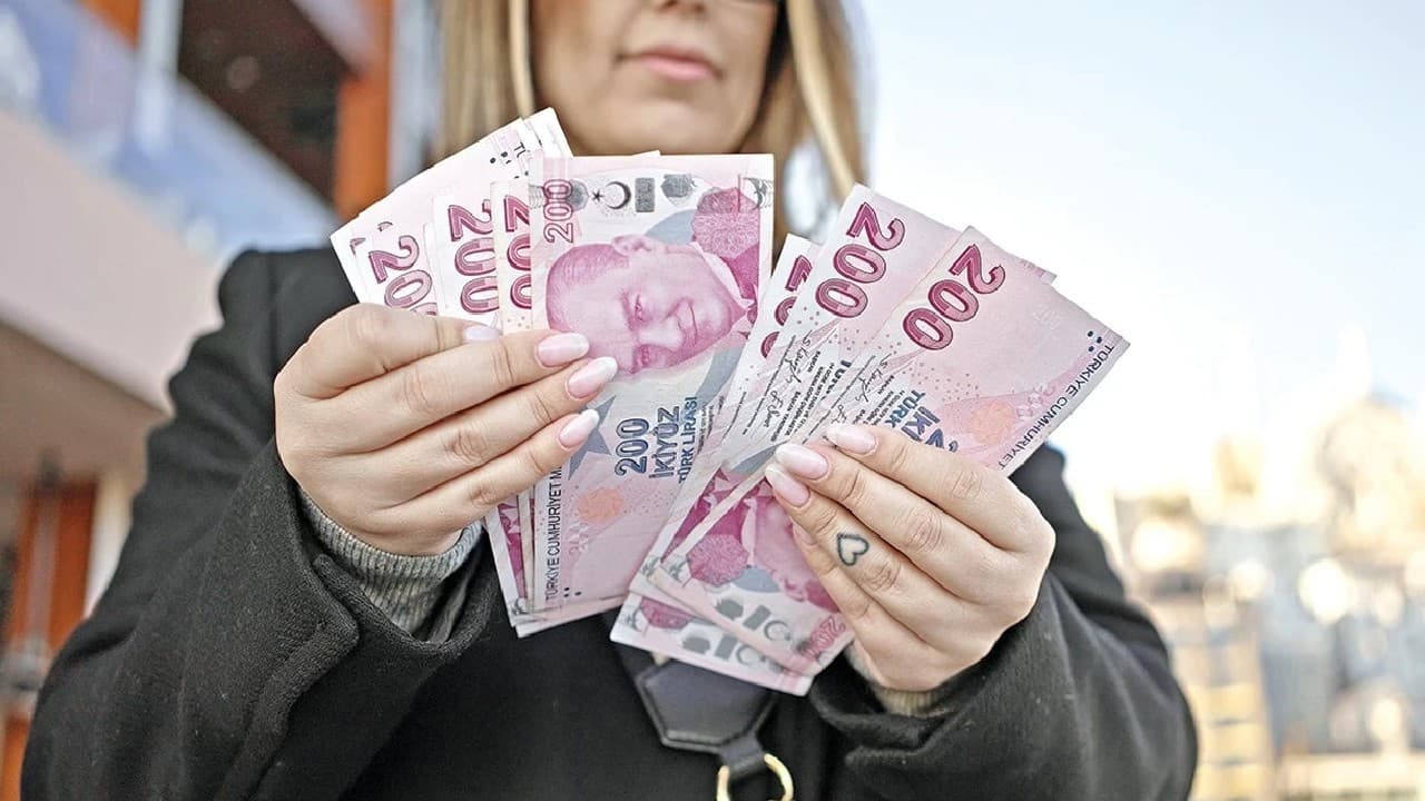 Memur ve emeklinin 2027 Ocak zammı için 4 ayrı hesap: Maaşlar ne kadar olacak?