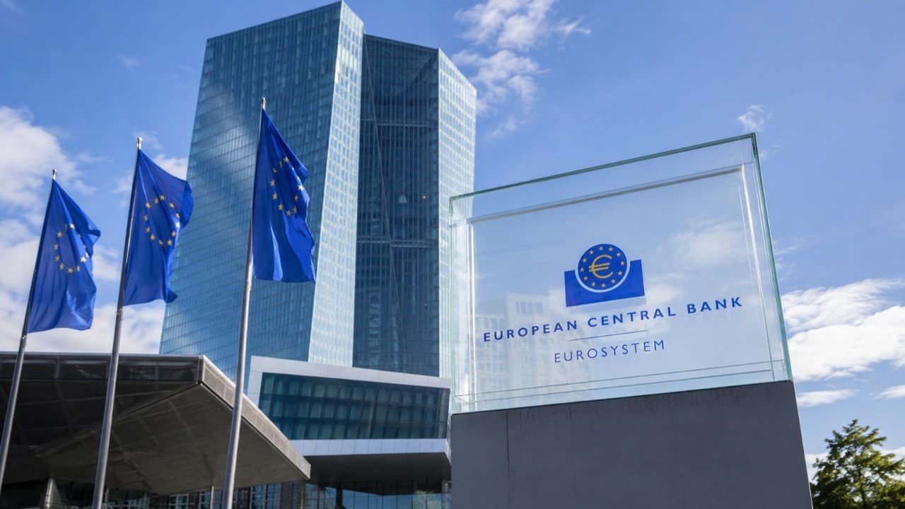ECB öncesi kötü haber: Euro Bölgesi’nde enflasyon yüzde 3,3’e çıktı