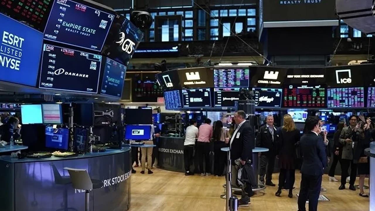 New York borsası karışık seyirle açıldı