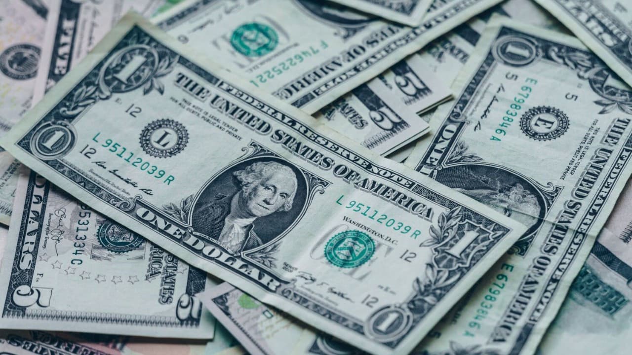 Altın ve hisselerde satış dalgası: Dolar güç topluyor