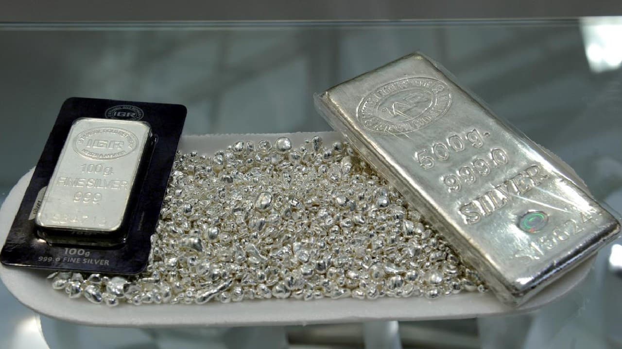 Gümüş altından hızlı çıktı: Dev bankaların tahminlerinde makas açıldı