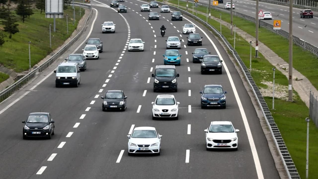 Türkiye'deki otomobillerin yaş ortalaması 14'ü aştı: Araç parkının yenilenmesi için çağrı
