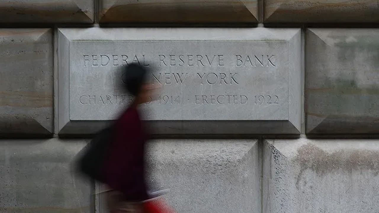 New York Fed imalat endeksi ekimde yükseldi