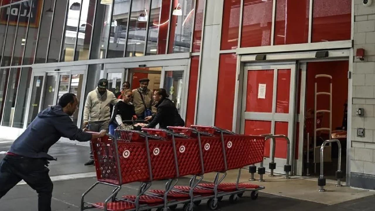 ABD'de perakende satışlar beklentileri aştı