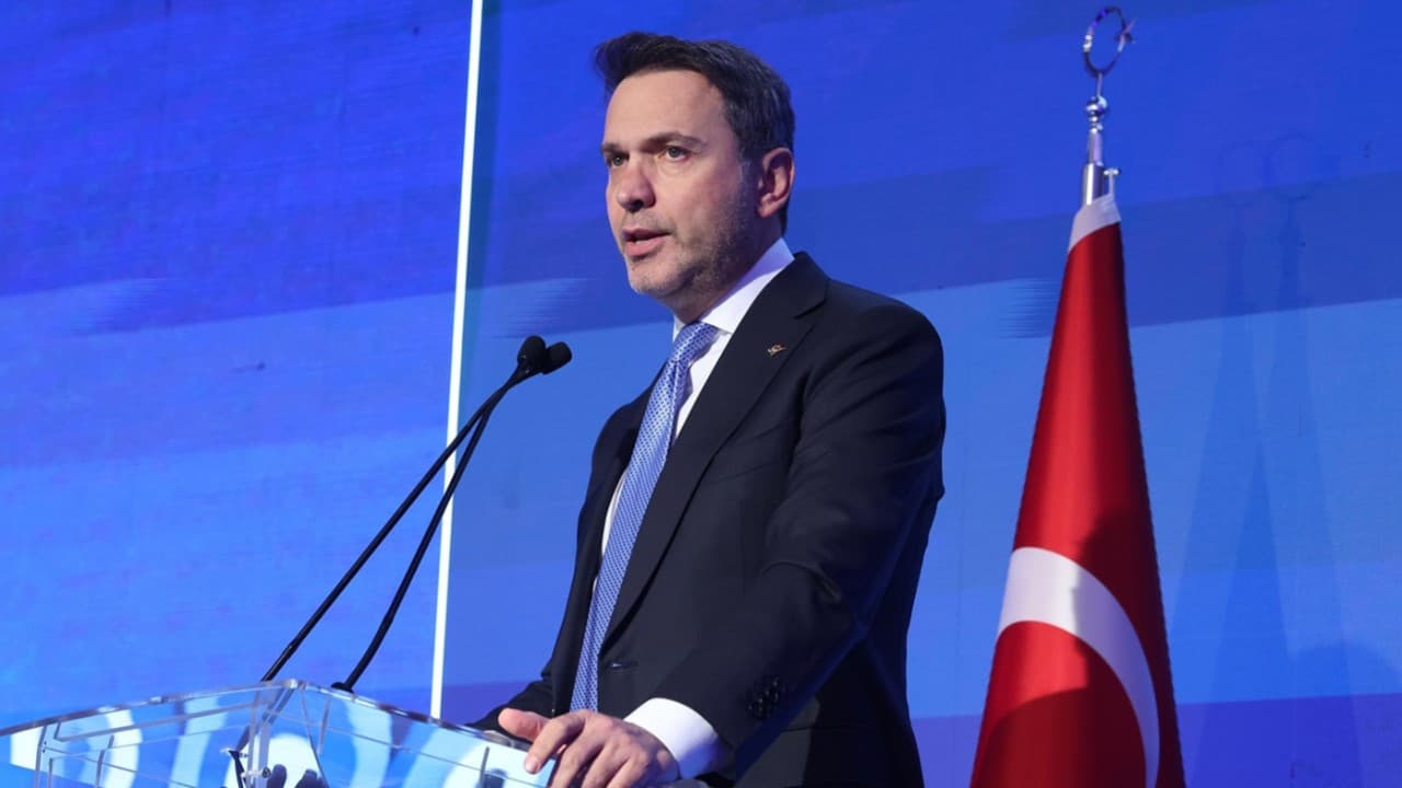 Bakan Bayraktar duyurdu: Türkiye ile Rusya arasında dizel mutabakatı