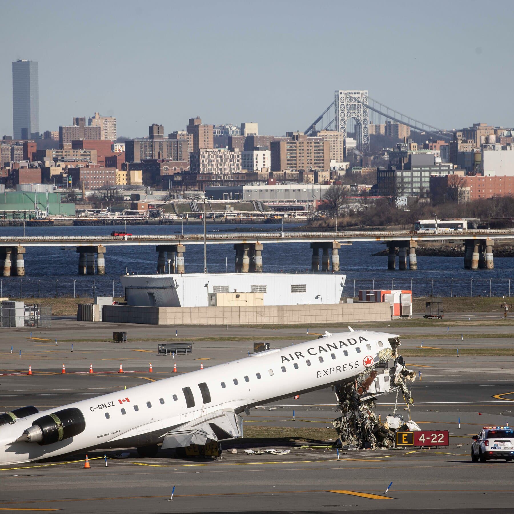 Safety Experts Considered LaGuardia Challenging but Not an Outlier